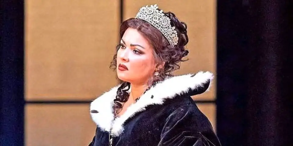 Анна Нетребко снова потрясает Венскую оперу: премьера «Тоски» прошла с аншлагом